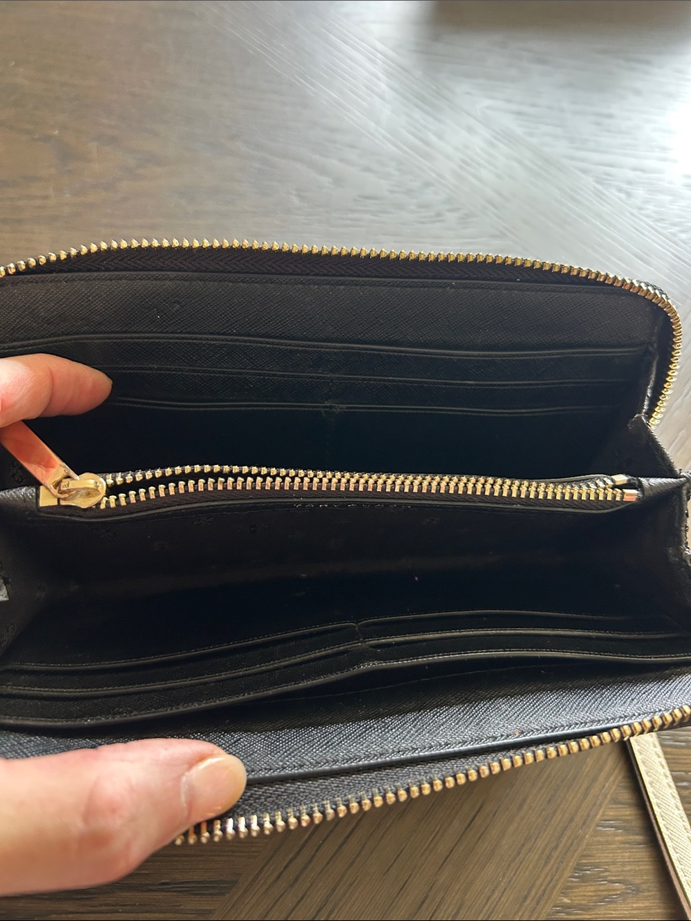 Tory Burch Emerson Mixed Material Continental Wristlet Clutch Wallet LIKE NEW - Picture 8 of 13